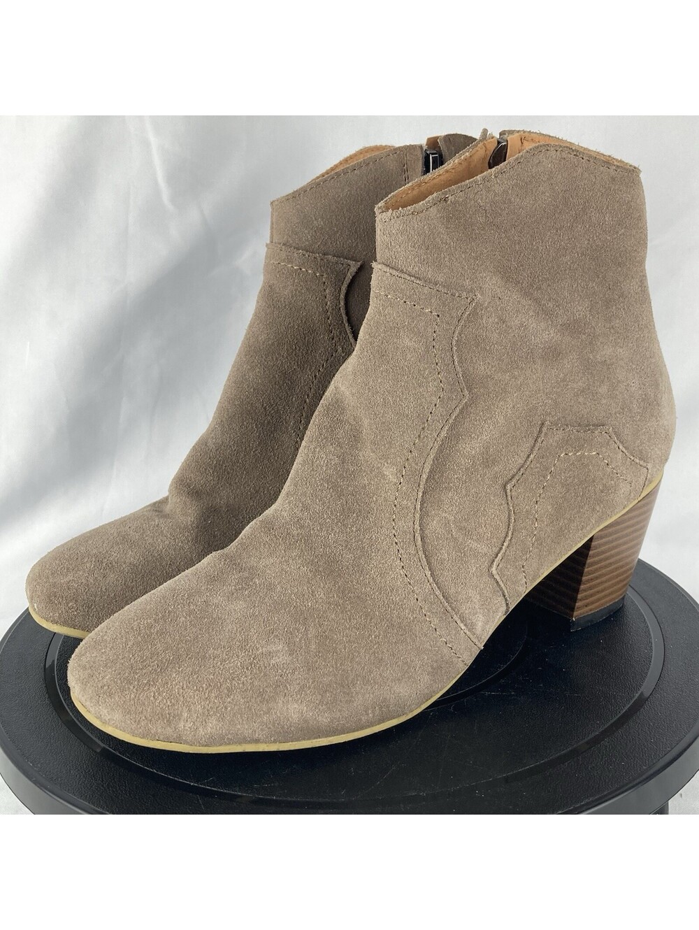 Women’s Size 6.5 EU 37 Vero Cuoio Taupe Suede Western Ankle Boots Cuban Heel Zip